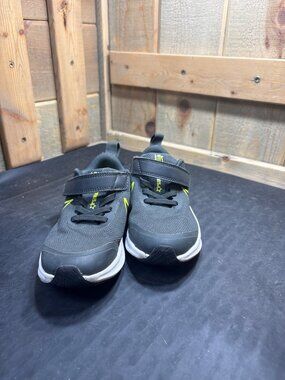 Nike Star Runner 3 DA2777-004 Boys Size US 11.5C EUR 28.5 Black Grey Sneakers